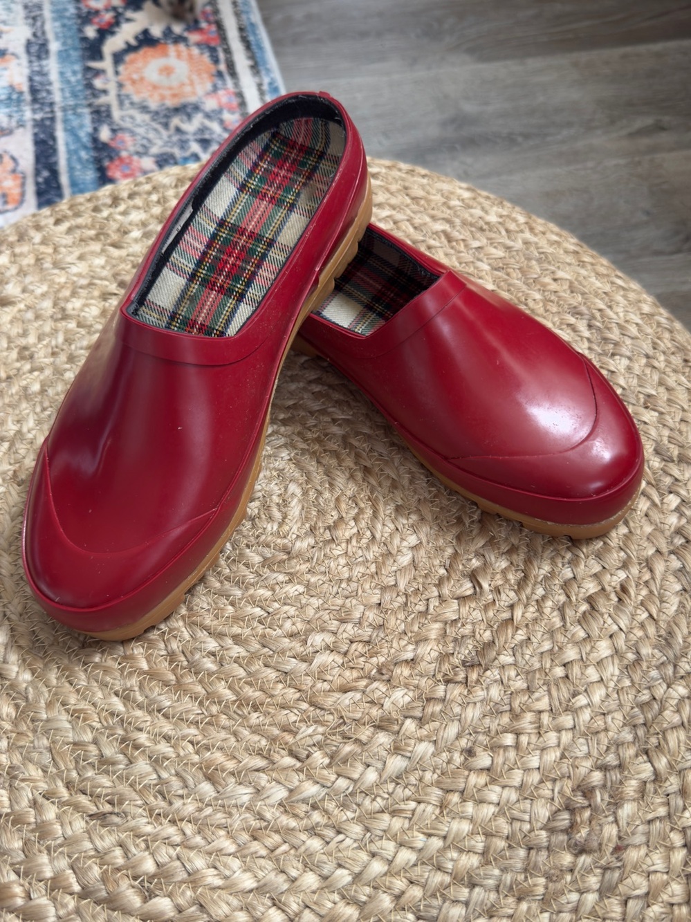 Lands end sz 7M Red Slip-On Rain Clog. Good condition